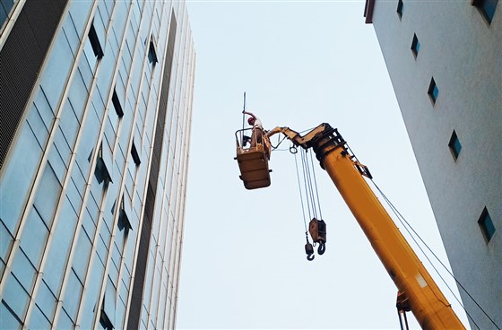 專業(yè)外墻玻璃更換