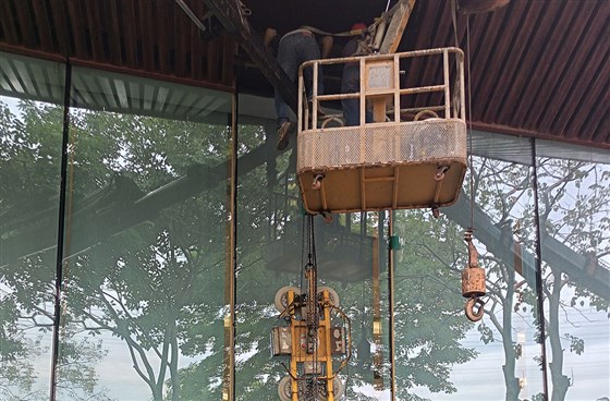 深圳幕墻玻璃維修公司