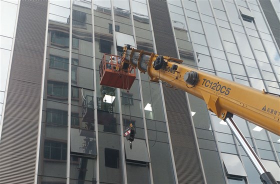 深圳幕墻玻璃更換價(jià)格