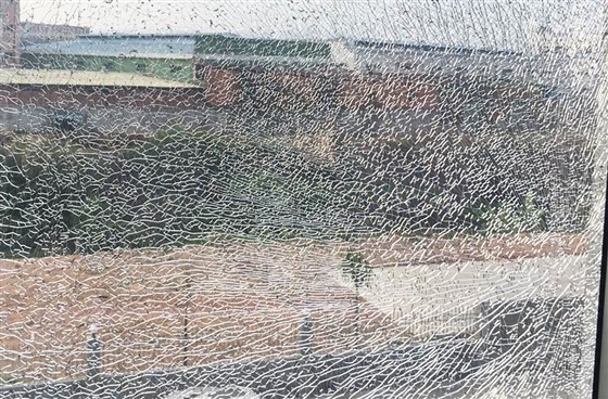 深圳幕墻玻璃自爆維修找誰做