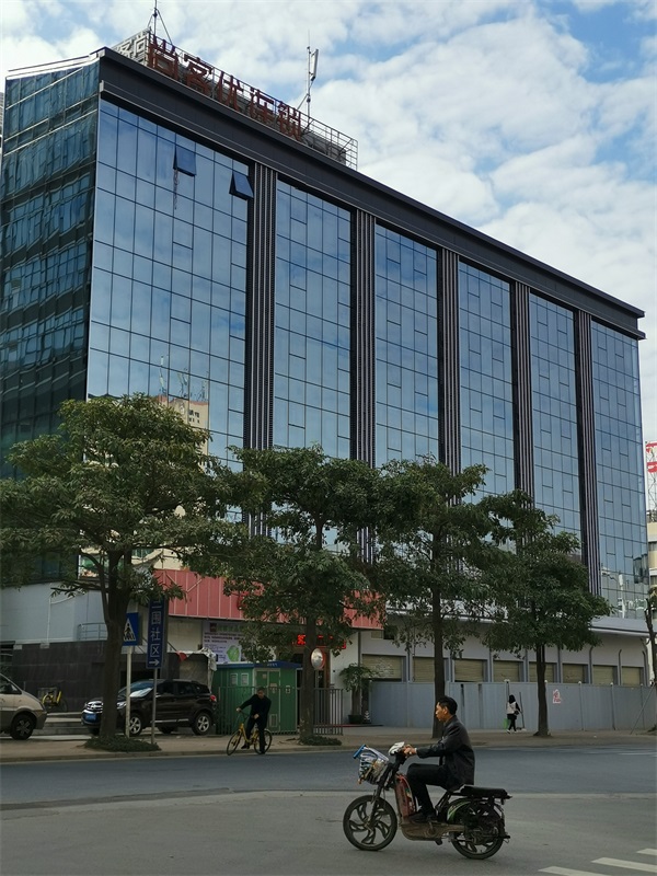 玻璃幕墻施工工藝標準流程簡介，中東幕墻為您解答！