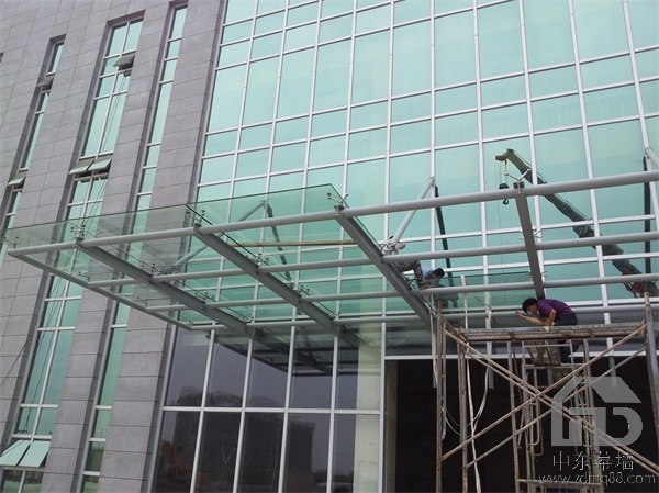 鋁板幕墻一平方多少錢？