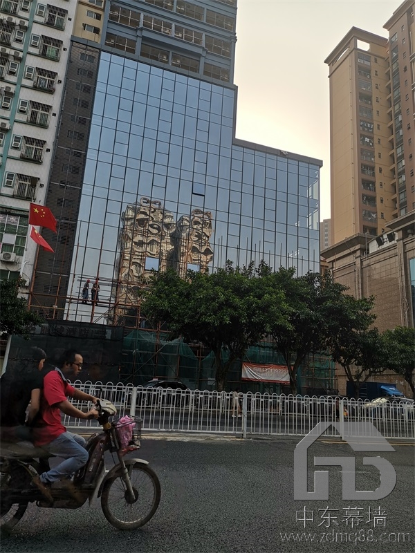 鋁板幕墻建筑與傳統(tǒng)建筑的區(qū)別？