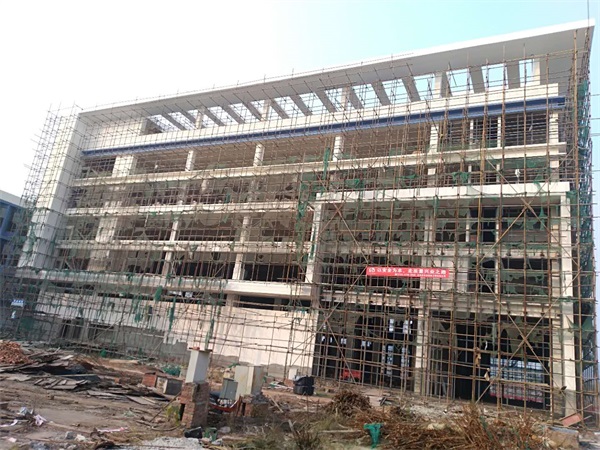 玻璃幕墻在施工時要注意什么？才能保證我們的安全