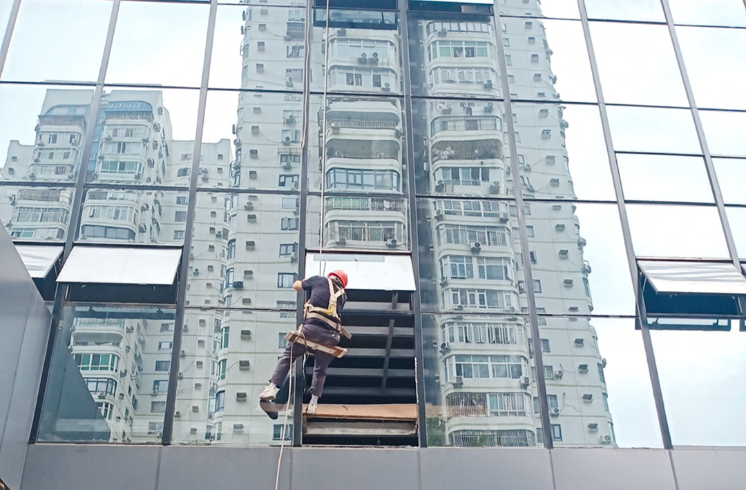 玻璃幕墻維護保養(yǎng)