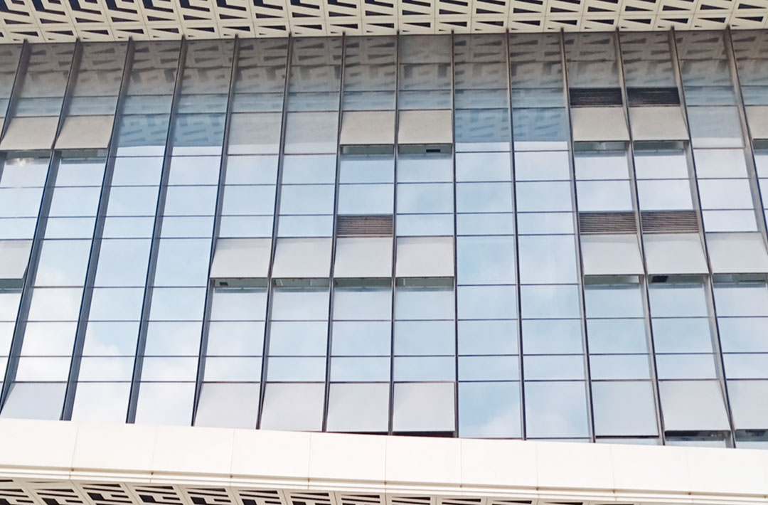 深圳玻璃幕墻開窗改造價格